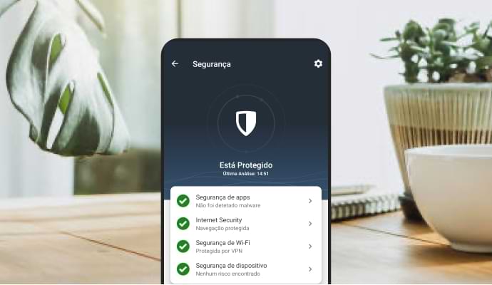 Telemóvel com a aplicação Norton Mobile Security